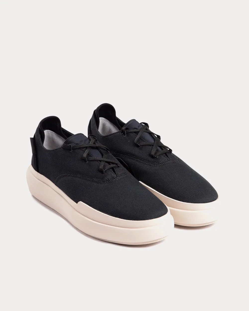 Ajatu Court Formal Black / Black / Bliss Low Top Sneakers