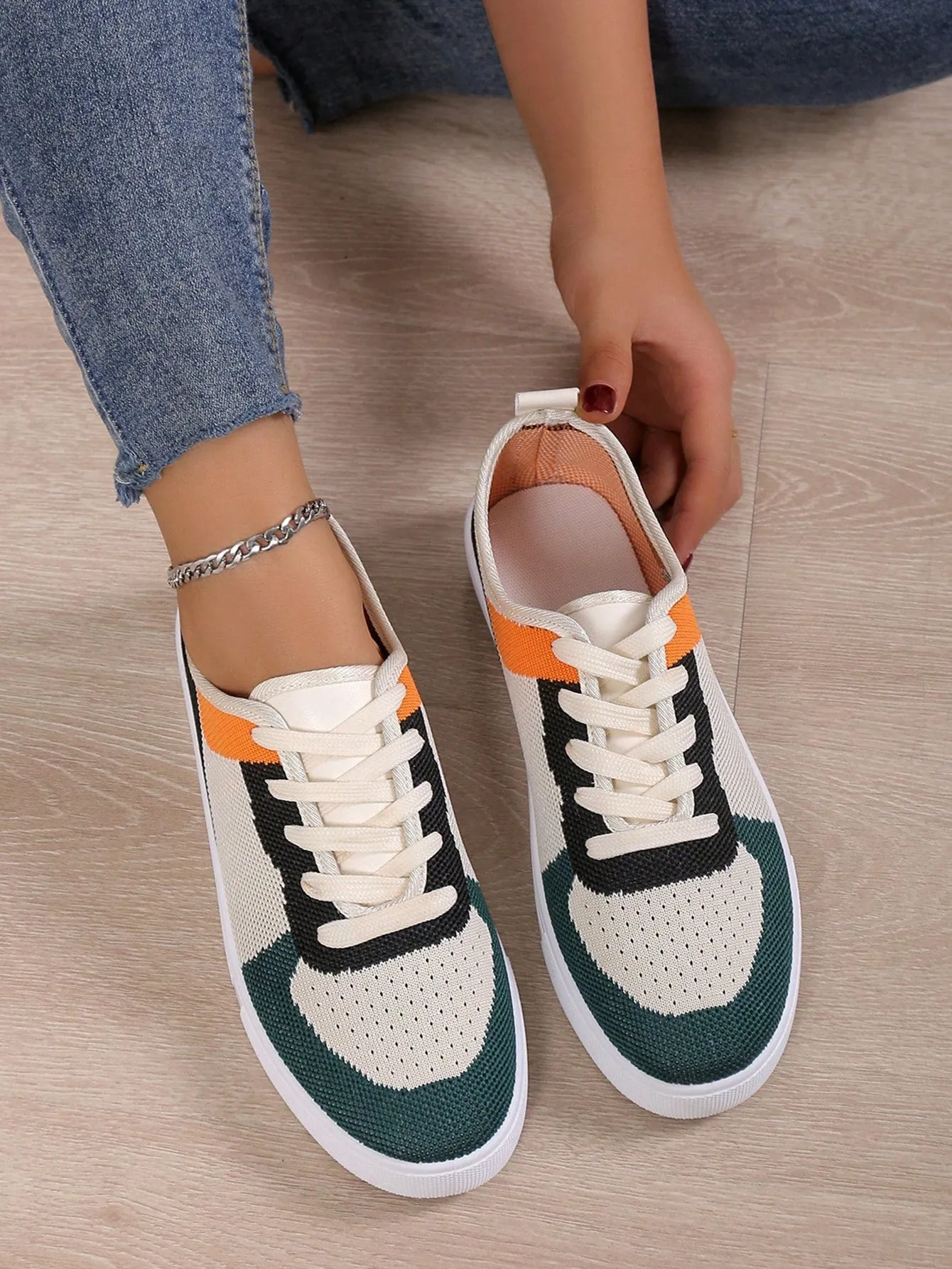 Color Block Lace-up Front Skate Shoes