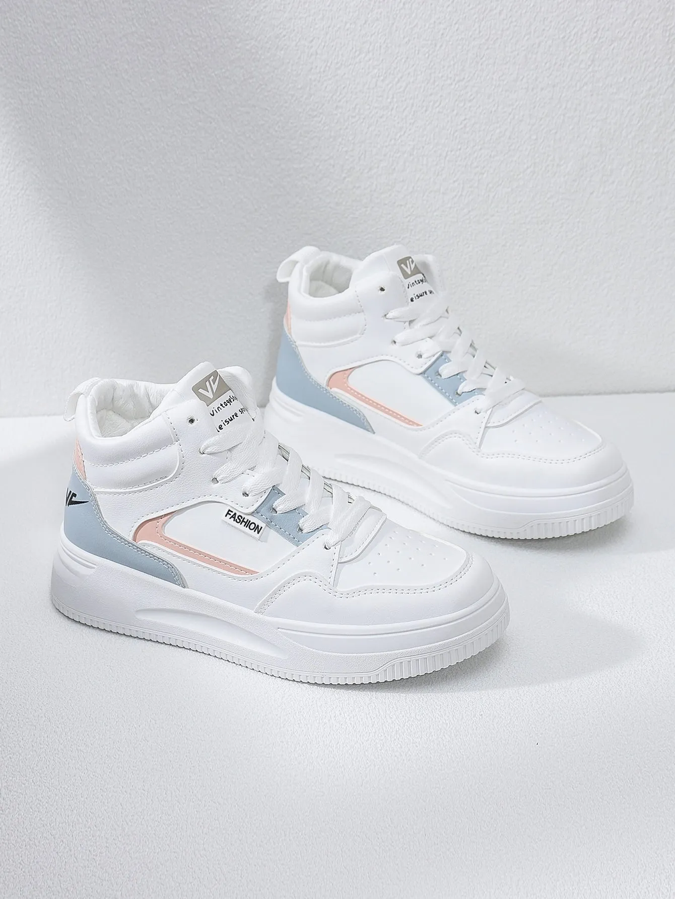 Colorblock Lace-up Front Skate Shoes