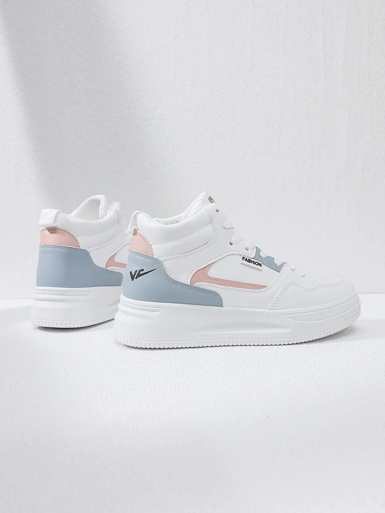 Colorblock Lace-up Front Skate Shoes