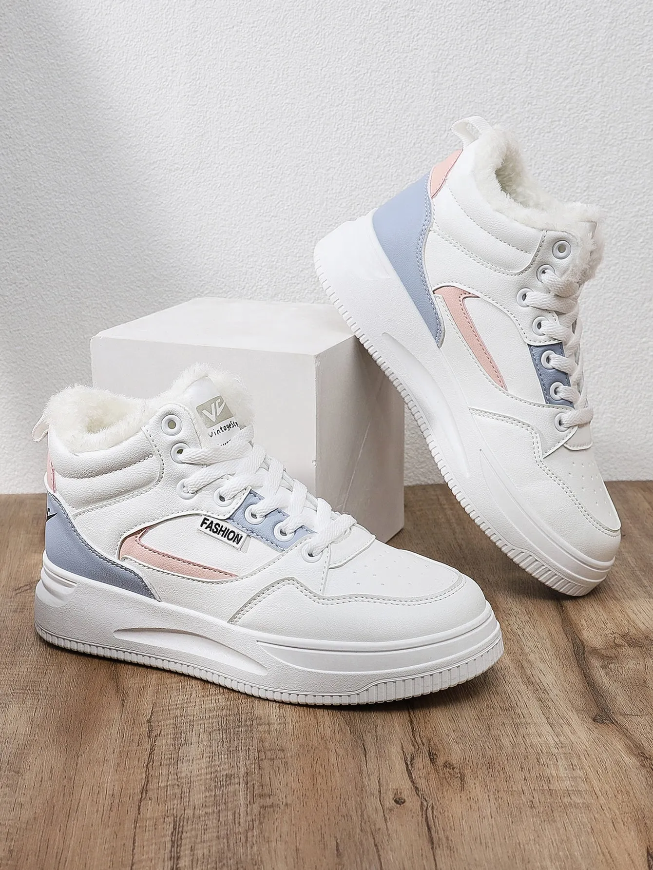 Colorblock Lace-up Front Skate Shoes