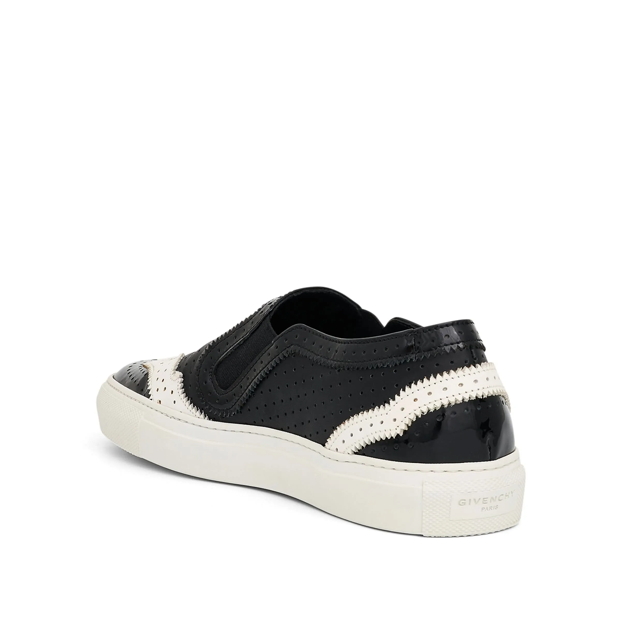 Low Skate Sneaker in Black/White