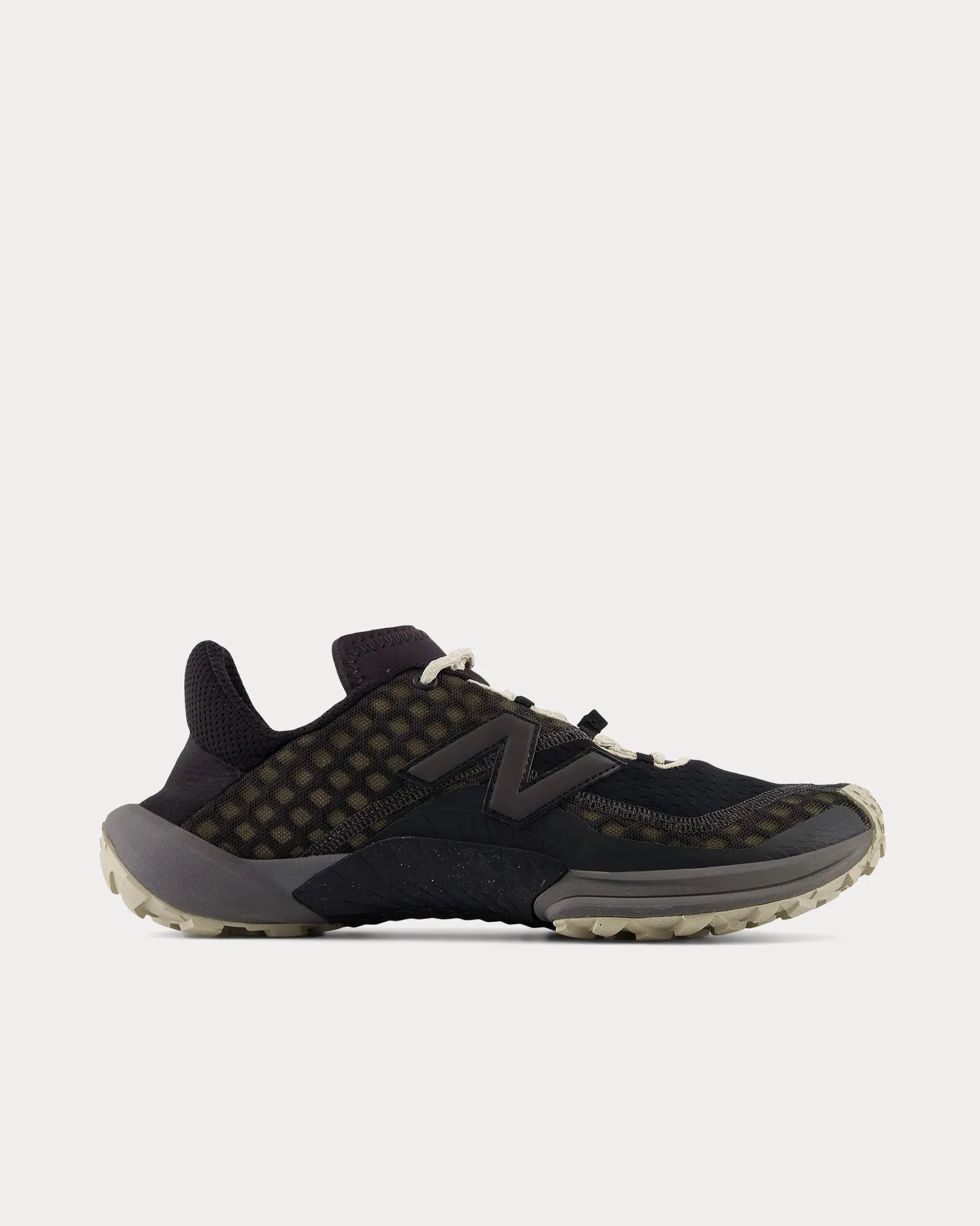 MT10 Black Low Top Sneakers
