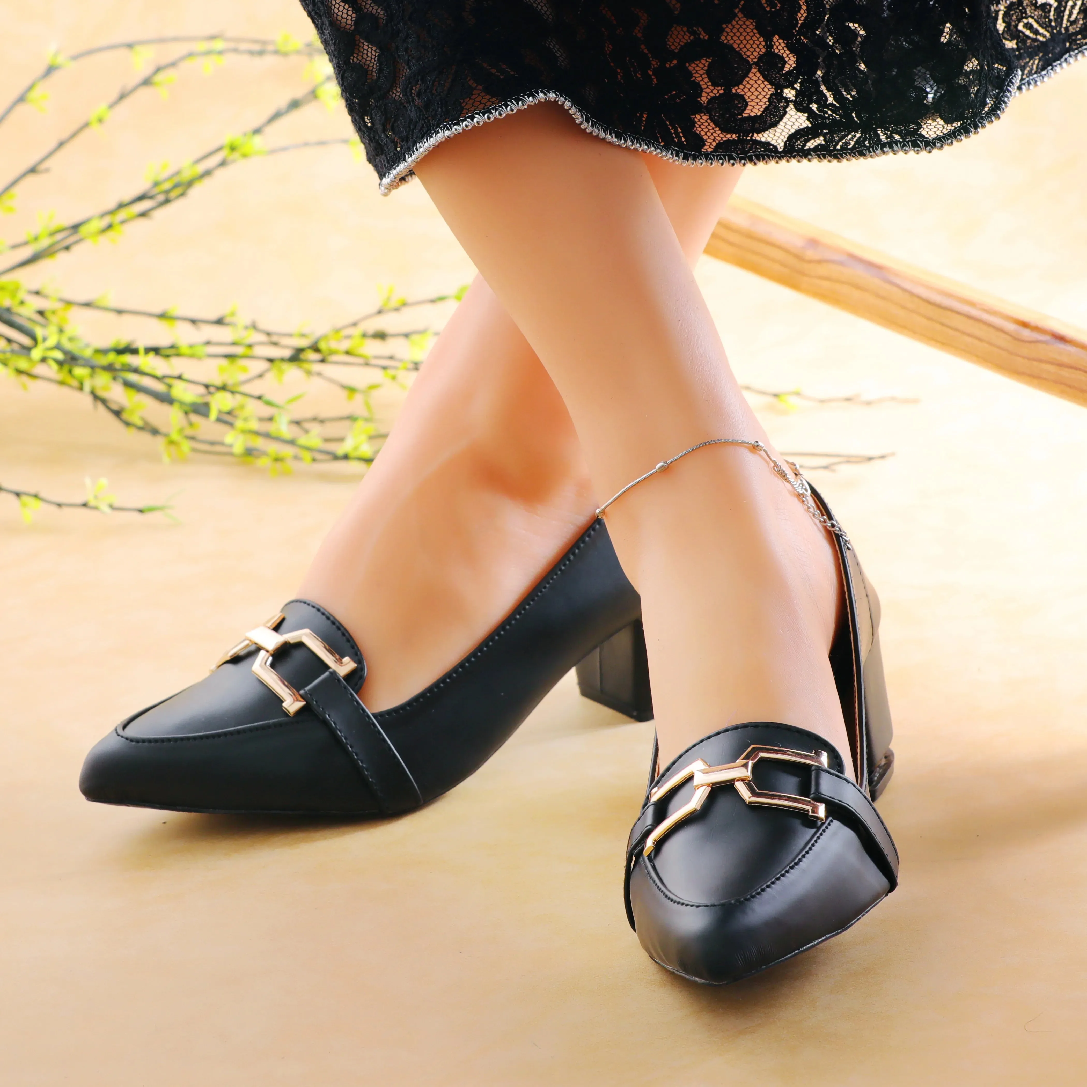 Nova Black women court shoes