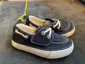 size 7 navy boat shoe - size Shoes:           7 & 7.5 (Little Kid)