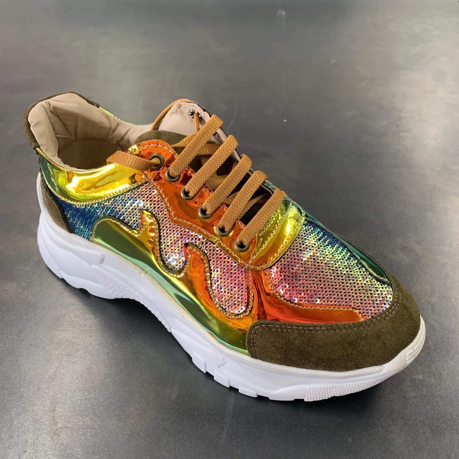 Sneakers Gold Fire with Sequins