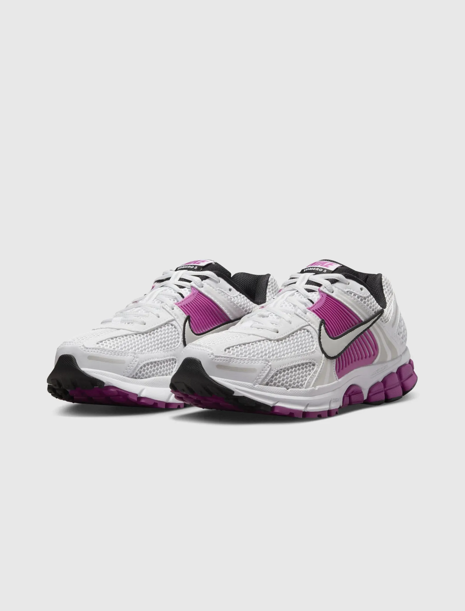 WOMEN'S NIKE ZOOM VOMERO 5 "HOT FUCHSIA"