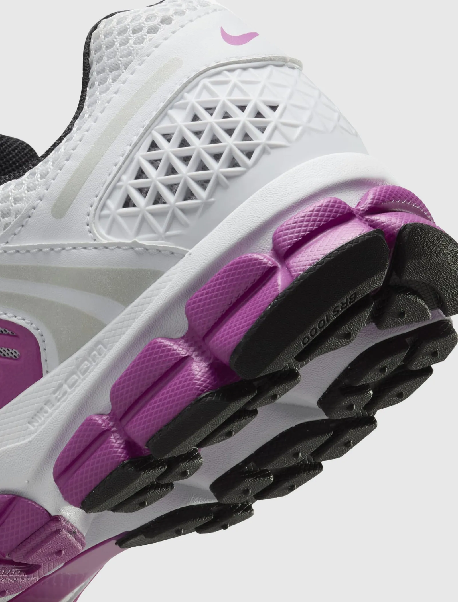 WOMEN'S NIKE ZOOM VOMERO 5 "HOT FUCHSIA"